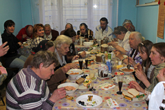 07.05.2013 Пасхальный обед в Пущинской благотворительной столовой